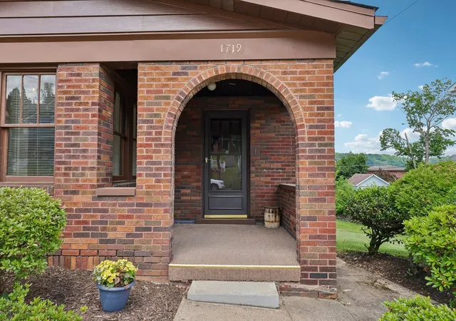 Photo 3 of Single family home for sale at 1719 Vance Ave, Coraopolis, PA 15108 | MLS# 1760658 | Listing updated on 2026-07-12