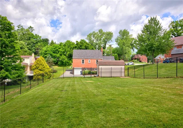 Photo 2 of Single family home for sale at 205 Coral Dr, Upper St Clair, PA 15241 | MLS# 1760644 | Listing updated on 2026-10-07