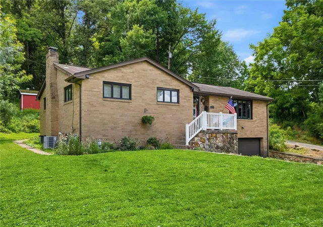 Photo 2 of Single family home for sale at 402 Glenrock Dr, Bethel Park, PA 15102 | MLS# 1760237 | Listing updated on 2026-06-29