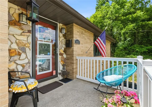 Photo 3 of Single family home for sale at 402 Glenrock Dr, Bethel Park, PA 15102 | MLS# 1760237 | Listing updated on 2026-06-29