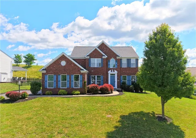3rd image of 2084 Majestic Dr, Canonsburg, PA 15317 | MLS# 1759902