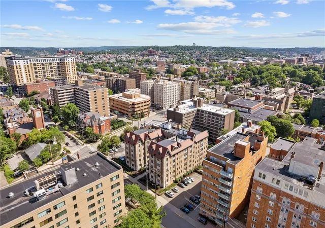 Homes for sale in Oakland, PA | 166 N Dithridge St #2A, Oakland, PA 15213 | MLS# 1760426