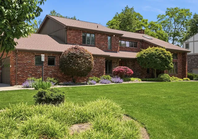 Homes for sale in Franklin Park, PA | 2360 West Gate Dr, Franklin Park, PA 15237 | MLS# 1760717