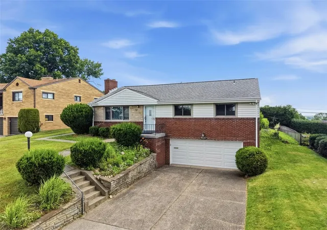 Homes for sale in Whitehall, PA | 5023 Carlyn Dr, Whitehall, PA 15236 | MLS# 1760015
