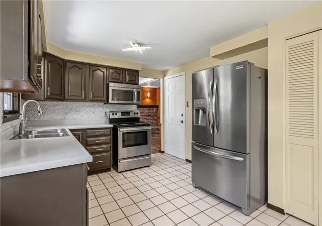 image of 6111 Great Dane Dr, Bethel Park, PA 15102 | MLS# 1759030