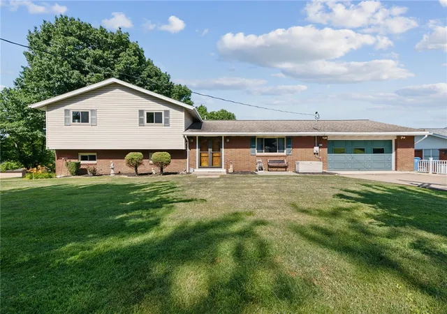 Homes for sale in North Huntingdon, PA | 170 Summit Dr, North Huntingdon, PA 15642 | MLS# 1760419