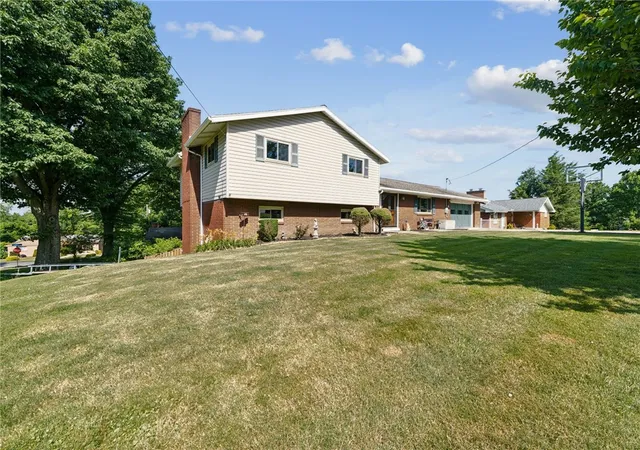 Homes for sale in North Huntingdon, PA | 170 Summit Dr, North Huntingdon, PA 15642 | MLS# 1760419