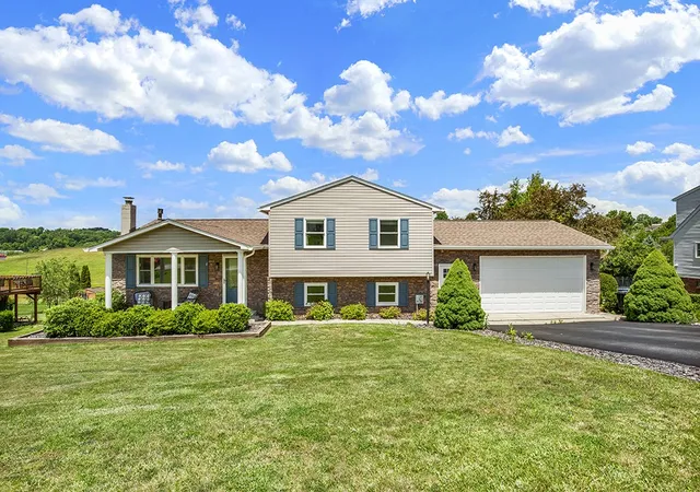 Homes for sale in East Huntingdon, PA | 308 Stacey Dr, East Huntingdon, PA 15666 | MLS# 1760638
