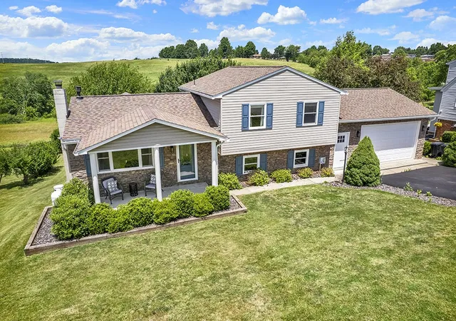 Homes for sale in East Huntingdon, PA | 308 Stacey Dr, East Huntingdon, PA 15666 | MLS# 1760638