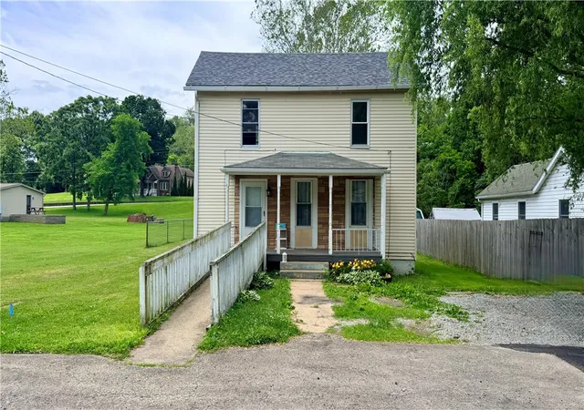 Homes for sale in Dunbar, PA | 3 Pottstown St, Dunbar, PA 15431 | MLS# 1760751