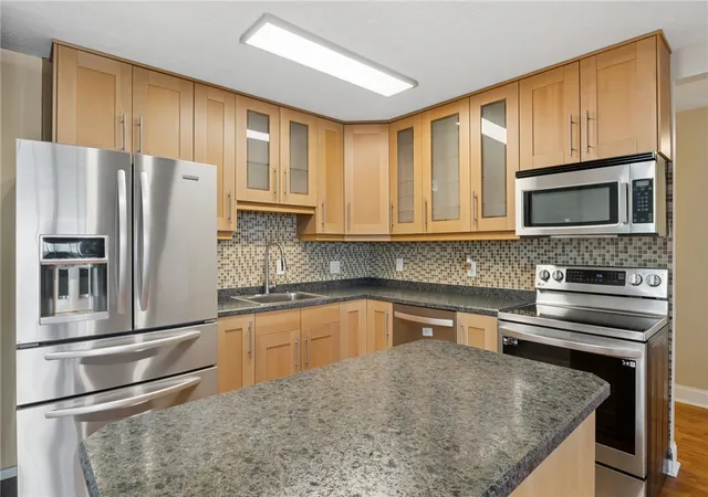 4th image of 5600 Munhall Rd #905, Pittsburgh, PA 15217 | MLS# 1760744