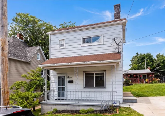 Homes for sale in Verona, PA | 559 Spruce St, Verona, PA 15147 | MLS# 1760755