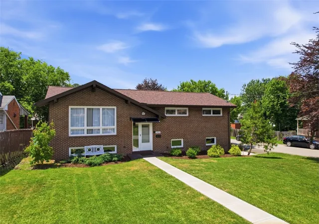 2nd image of 1400 Ohio Ave, White Oak, PA 15131 | MLS# 1760753