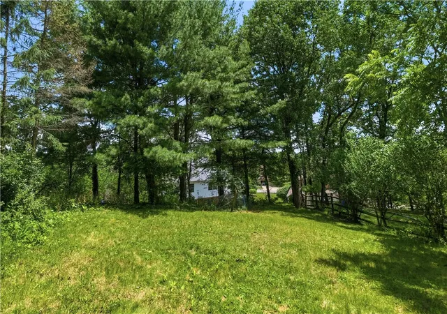 Homes for sale in Franklin Park, PA | 2450 Dogwood Dr, Franklin Park, PA 15090 | MLS# 1760757