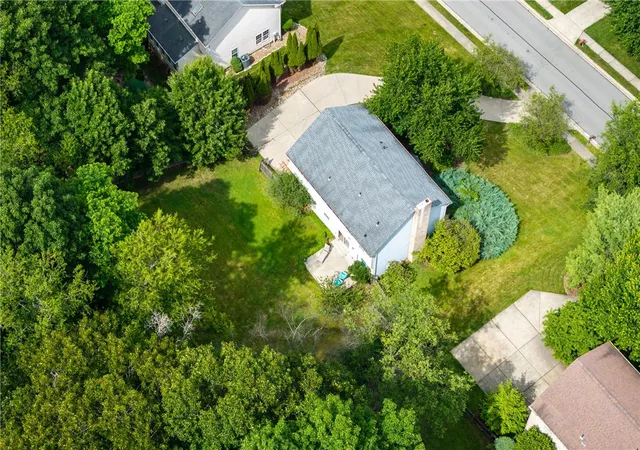 Homes for sale in Franklin Park, PA | 2414 Wedgewood Dr, Franklin Park, PA 15090 | MLS# 1760407