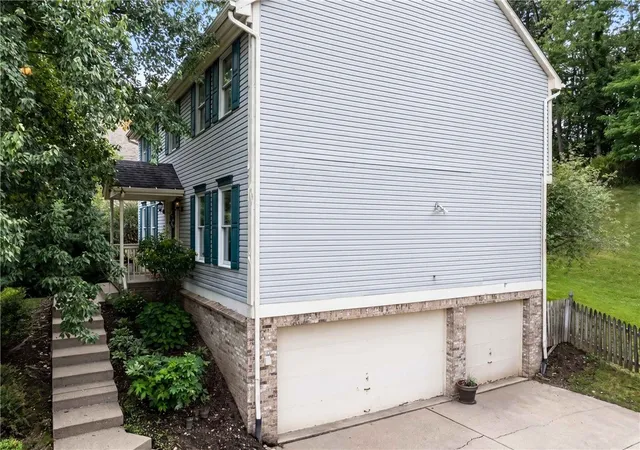 Homes for sale in Franklin Park, PA | 2414 Wedgewood Dr, Franklin Park, PA 15090 | MLS# 1760407