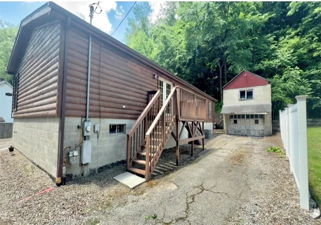 11th image of 411 Days Run Rd, Creighton, PA 15030 | MLS# 1760764