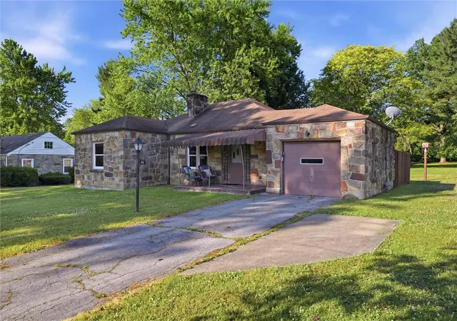 Homes for sale in Hermitage, PA | 915 N Keel Ridge Road, Hermitage, PA 16148 | MLS# 1760512
