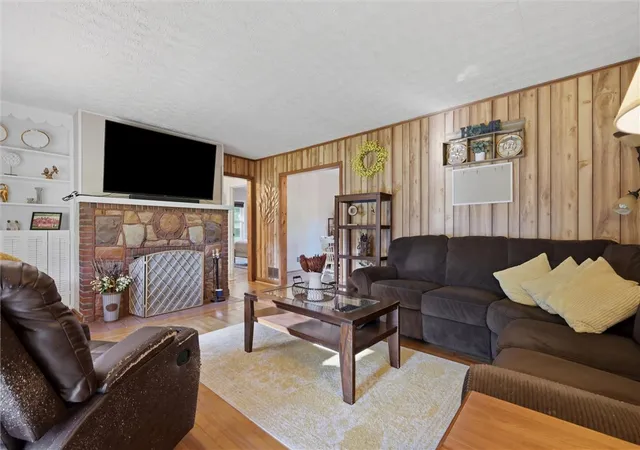 Homes for sale in Hermitage, PA | 915 N Keel Ridge Road, Hermitage, PA 16148 | MLS# 1760512