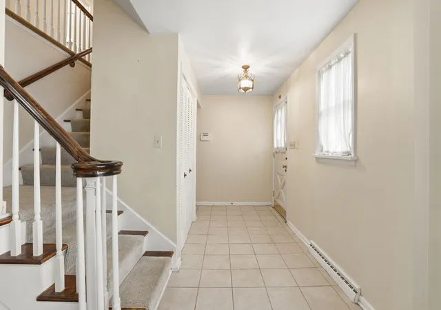 Homes for sale in Robinson Twp, PA | 1307 Silver Ln, Robinson Twp, PA 15108 | MLS# 1760789