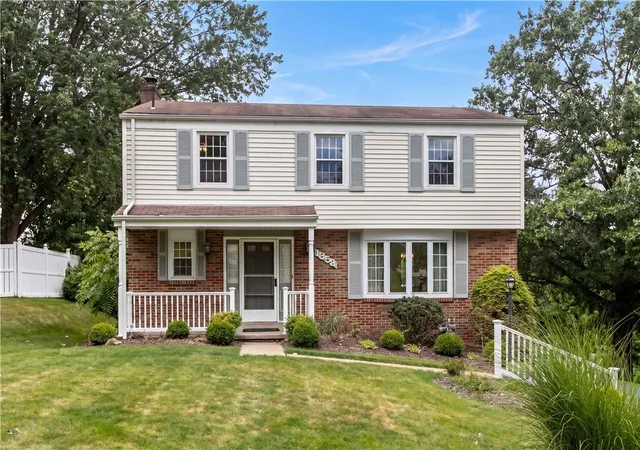 Homes for sale in South Park, PA | 1852 Patricia Dr, South Park, PA 15129 | MLS# 1760607