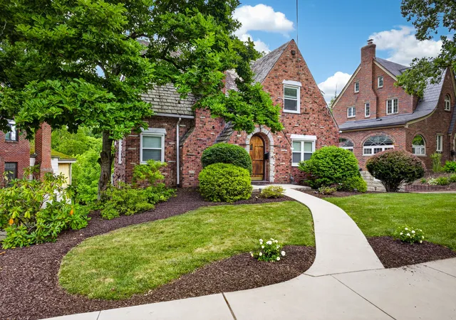 2nd image of 61 Roycroft Avenue Avenue, Mt Lebanon, PA 15228 | MLS# 1760793