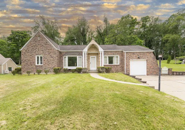 Photo 1 of Single family home for sale at 927 Mcneilly Rd, Pittsburgh, PA 15226 | MLS# 1760801 | Listing updated on 2026-06-21