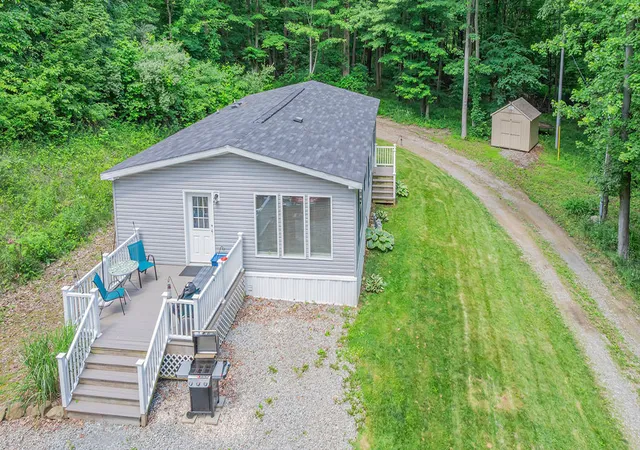 2nd image of 4025 Constitution Blvd, Darlngtn Twp, PA 16115 | MLS# 1760836