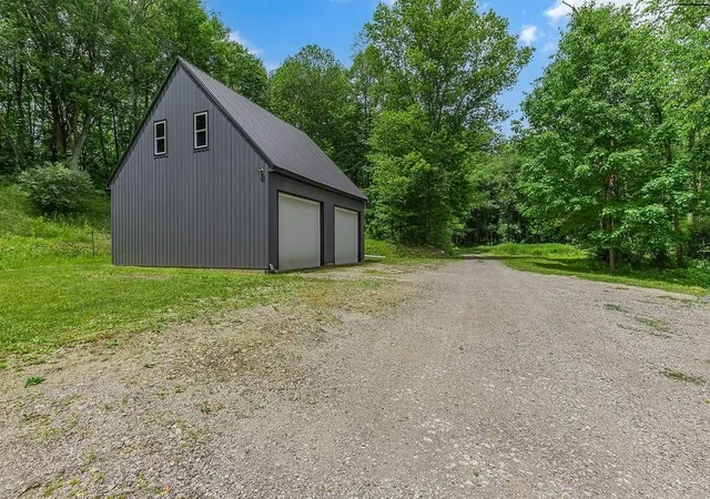 39th image of 4025 Constitution Blvd, Darlngtn Twp, PA 16115 | MLS# 1760836