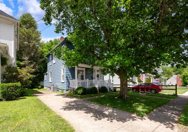 3rd image of 129 North Milton St, Zelienople Boro, PA 16063 | MLS# 1760855