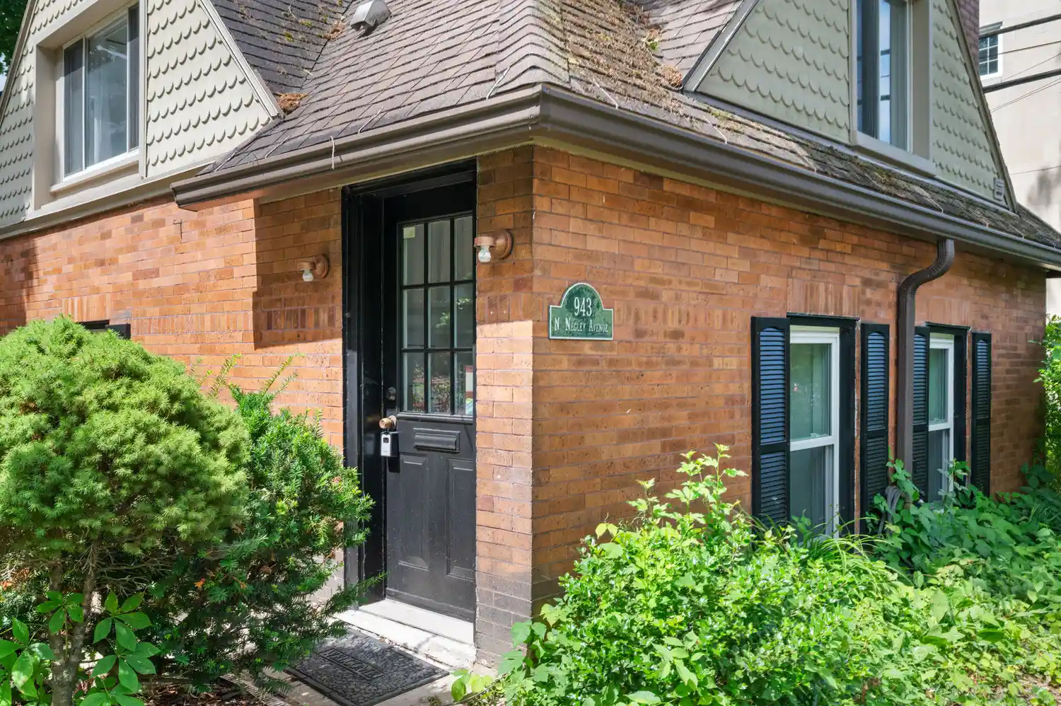 Listing Photo 2 - Condo for sale in 943 N Negley Ave located at 943 N Negley Ave, Highland Park, PA 15206 - Unit 943 N Negley Ave