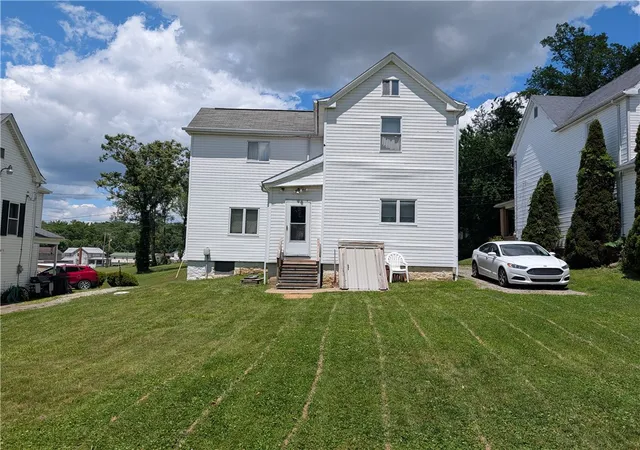 Homes for sale in Upper Tyrone Twp, PA | 3506 Kings Hill Rd, Upper Tyrone Twp, PA 15425 | MLS# 1760856