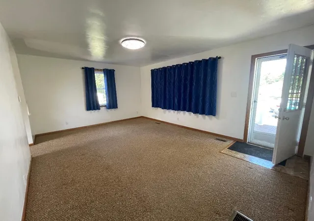 Homes for sale in Shenango Twp, PA | 455 Bedford Rd, Shenango Twp, PA 16159 | MLS# 1760868