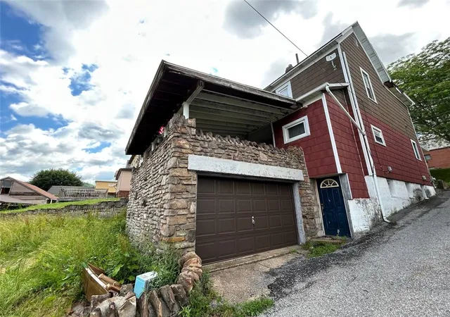 Homes for sale in Johnstown, PA | 725 Bloom St, Johnstown, PA 15902 | MLS# 1760900