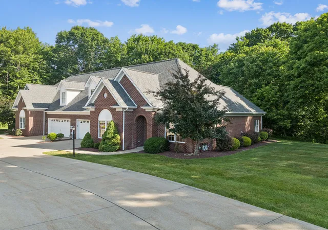 2nd image of 207 Maple Ct, Aliquippa, PA 15001 | MLS# 1760923