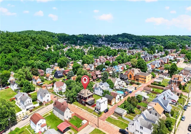 Homes for sale in Mckeesport, PA | 800 Fawcett Avenue, Mckeesport, PA 15132 | MLS# 1760824