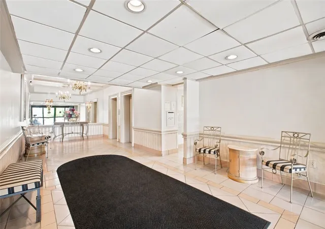 30th image of 2160 Greentree Rd #807W, Scott Twp, PA 15220 | MLS# 1760937