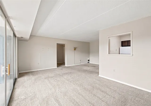 Homes for sale in Scott Twp, PA | 2160 Greentree Rd #807W, Scott Twp, PA 15220 | MLS# 1760937