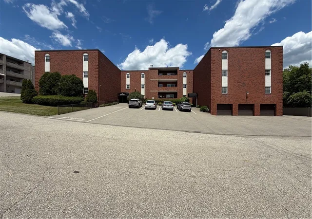 2nd image of 105 Woodstone Ln #61, New Kensington, PA 15068 | MLS# 1760916
