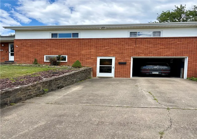 Photo 2 of Single family home for sale at 19 Belmeade Ter, Uniontown, PA 15401 | MLS# 1760981 | Listing updated on 2026-07-05