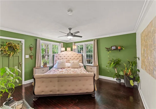 3rd image of 860 E Mcmurray Rd, Peters Twp, PA 15367 | MLS# 1760582