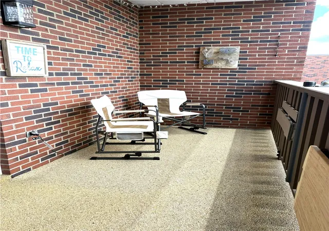 2nd image of 101 Woodstone Ln, New Kensington, PA 15068