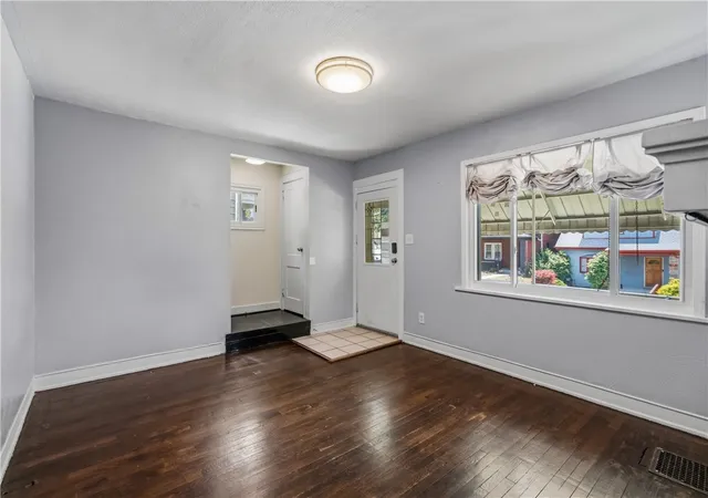 4th image of 1129 Woodbourne Ave, Brookline, PA 15226 | MLS# 1760936