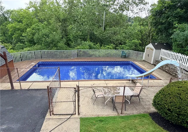 Photo 17 of Sale Pending at 204 Glengarry Dr, Coraopolis, PA 15108 | MLS# 1761011 | Listing updated on 2026-07-25