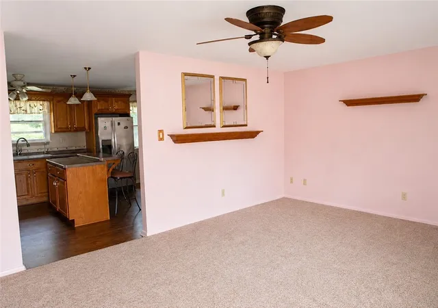 4th image of 1092 Williams Dr, Washington Twp, PA 15012 | MLS# 1761006