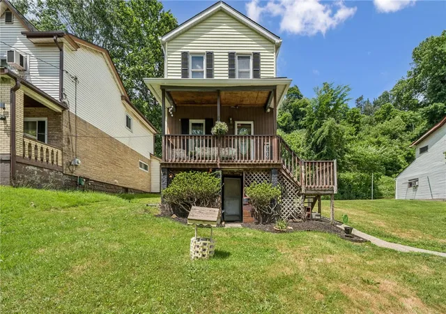Homes for sale in Munhall, PA | 1110 Creek St, Munhall, PA 15120 | MLS# 1761035