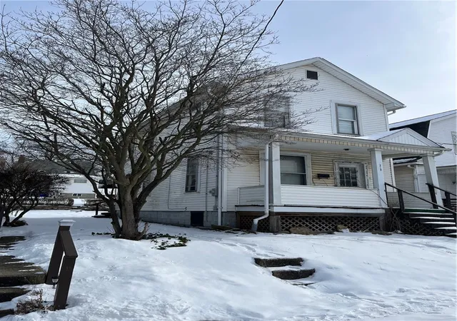 Photo 2 of Single family home for sale at 713 Monroe St, New Castle, PA 16101 | MLS# 1761044 | Listing updated on 2026-06-22
