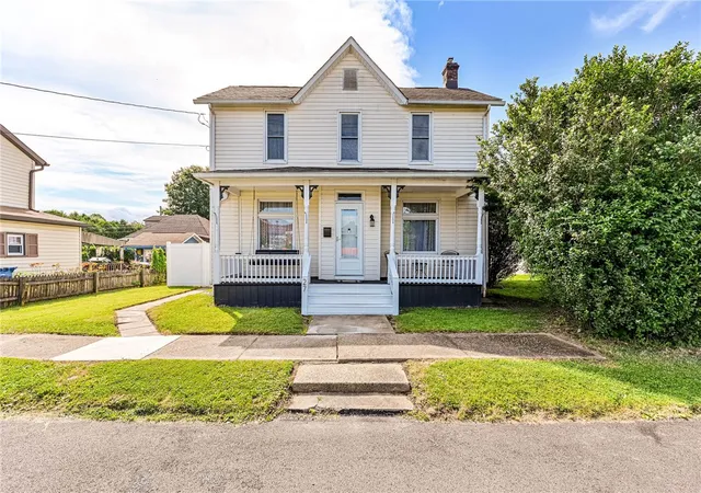 Homes for sale in Latrobe, PA | 27 Oak St, Latrobe, PA 15650 | MLS# 1760997