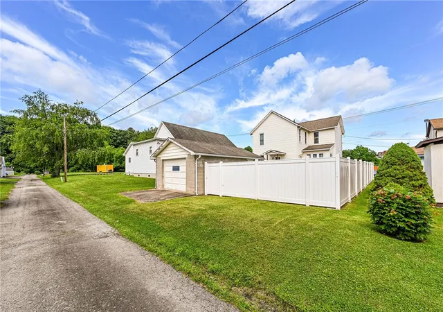 Homes for sale in Latrobe, PA | 27 Oak St, Latrobe, PA 15650 | MLS# 1760997