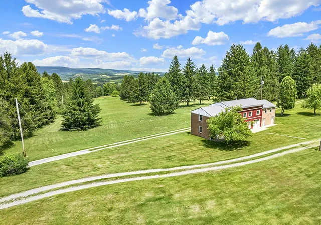Homes for sale in Ligonier Twp, PA | 1099 Gravel Hill Rd, Ligonier Twp, PA 15658 | MLS# 1760890